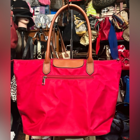 NWOT Red Vinyl & Vegan Leather Large Capacity Tote Bag​ - Picture 2 of 10